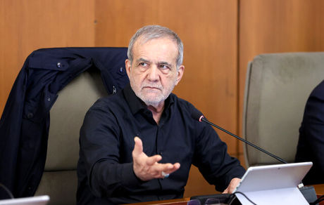 پزشکیان: هیچ مسئولی نباید نسبت به سوختن ثروت کشور در فلرها بی‌تفاوت باشد