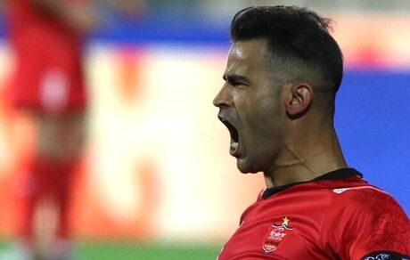 مهاجم جنجالی پرسپولیس به استقلال پیوست