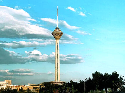 برج میلاد ۱۳ بدر تعطیل است