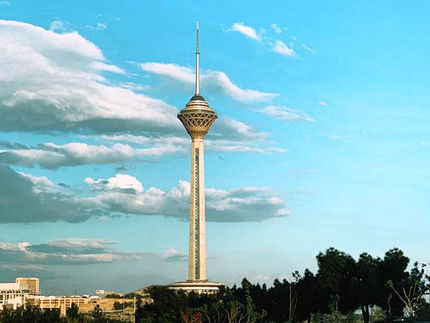 برج میلاد ۱۳ بدر تعطیل است