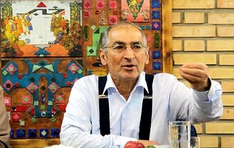زیباکلام: تکنوکرات‌های اصولگرا از عقلایی مانند ناطق نوری، لاریجانی و باهنر حمایت می‌کنند