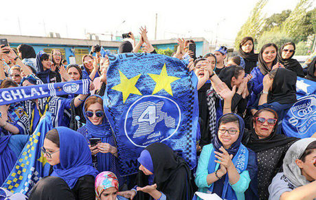 بلیت بانوان بازی استقلال و مس کرمان به ٢ میلیون تومان رسید!