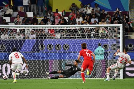 در روز VAR بازی، نبرد هم‌گروهی‌های ایران را امارات برد