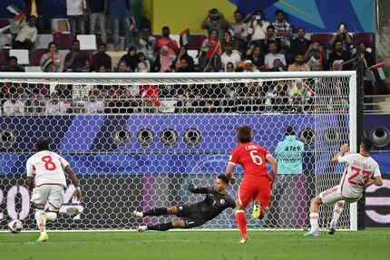 در روز VAR بازی، نبرد هم‌گروهی‌های ایران را امارات برد