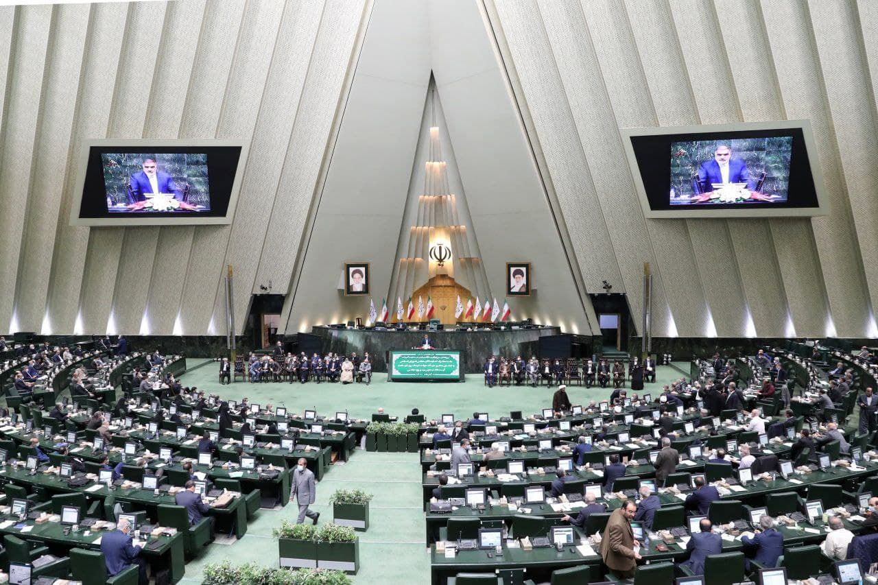 به مناسبت روز مجلس، نشست مشترک مجلس شورای اسلامی و دولت