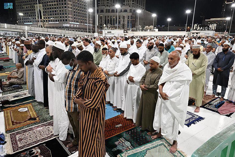 حضور ۱.۵ میلیون نمازگزار در کعبه در یک شب