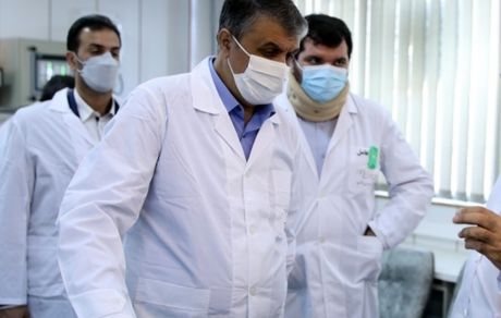 رئیس سازمان انرژی اتمی از تاسیسات کرج بازدید کرد