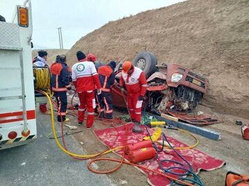 تریلی ترمز برید و به ۱۶ خودرو آسیب زد