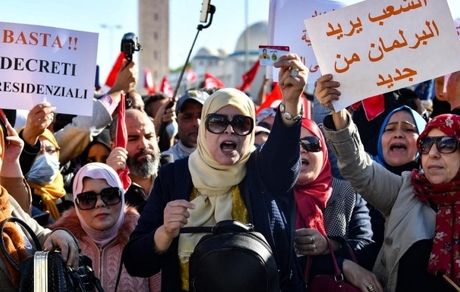 تونسی‌ها علیه کودتا تظاهرات کردند