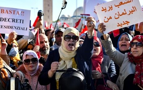 تونسی‌ها علیه کودتا تظاهرات کردند