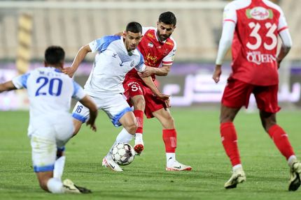 پرسپولیس کماکان در تعقیب استقلال ماند