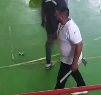 درگیری با قمه و تبر به لیگ کشتی کشیده شد! + ویدئو