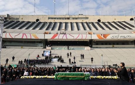 پیکر ملیکا محمدی فوتبالیست تیم ملی بانوان در ورزشگاه آزادی تشییع شد