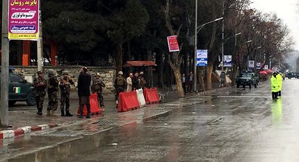 سه انفجار پیاپی پایتخت افغانستان را لرزاند / یک‌صد کشته و زخمی