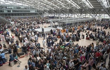 لغو ده‌ها هزار پرواز در آلمان بدلیل کمبود سوخت