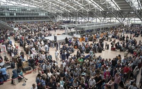 لغو ده‌ها هزار پرواز در آلمان بدلیل کمبود سوخت