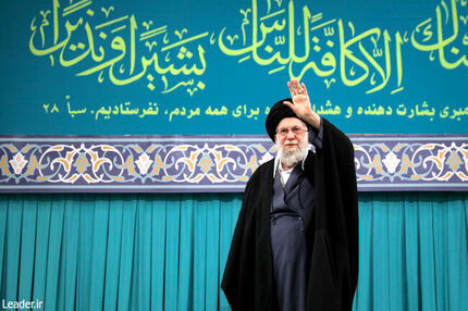 ملت ایران با وحدت کمر فتنه را شکست همه باهم برای ایران عزیز
