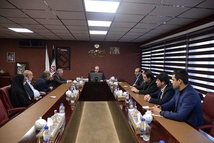 حضور تاج و هیات رییسه فدراسیون فوتبال در مجلس