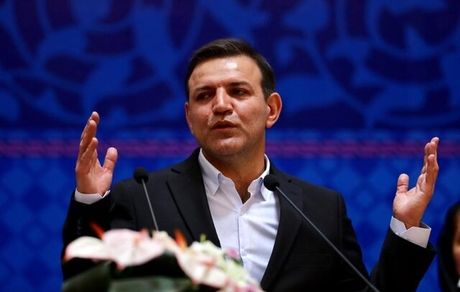 عزیزی‌خادم: کسی حاضر نشد سرپرست تیم ملی شود!/ واگذاری ساختمان پرسپولیس درست نیست