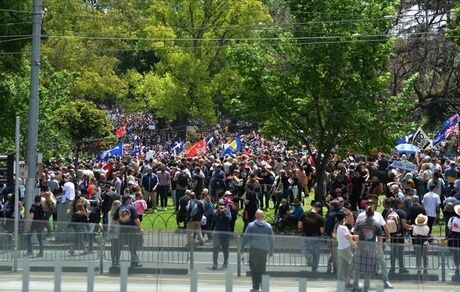 اعتراضات در استرالیا هم برپا شد / معترضین به دنبال نفوذ به پارلمان