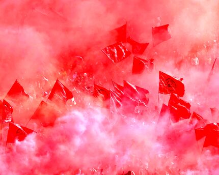 دیدار حساس لیگ برتر فوتبال گلی نداشت / تراکتور و سپاهان هیچ هیچ به نفع پرسپولیس
