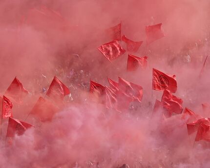 دیدار حساس لیگ برتر فوتبال گلی نداشت / تراکتور و سپاهان هیچ هیچ به نفع پرسپولیس