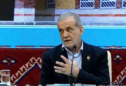 رئیس جمهور: ما را تهدید می‌کنند / بچه‌ها سرمایه‌های آینده هستند