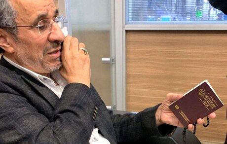 احمدی‌نژاد تعهد داد، پاسپورتش را گرفت تا برود