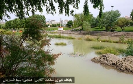 رودخانه‌ای به حال خود رهاشده در میان ارومیه