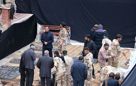 پیکر سردار شهید سلیمانی به گلزار شهدای کرمان رسید/ آغاز مراسم تدفین تا لحظاتی دیگر