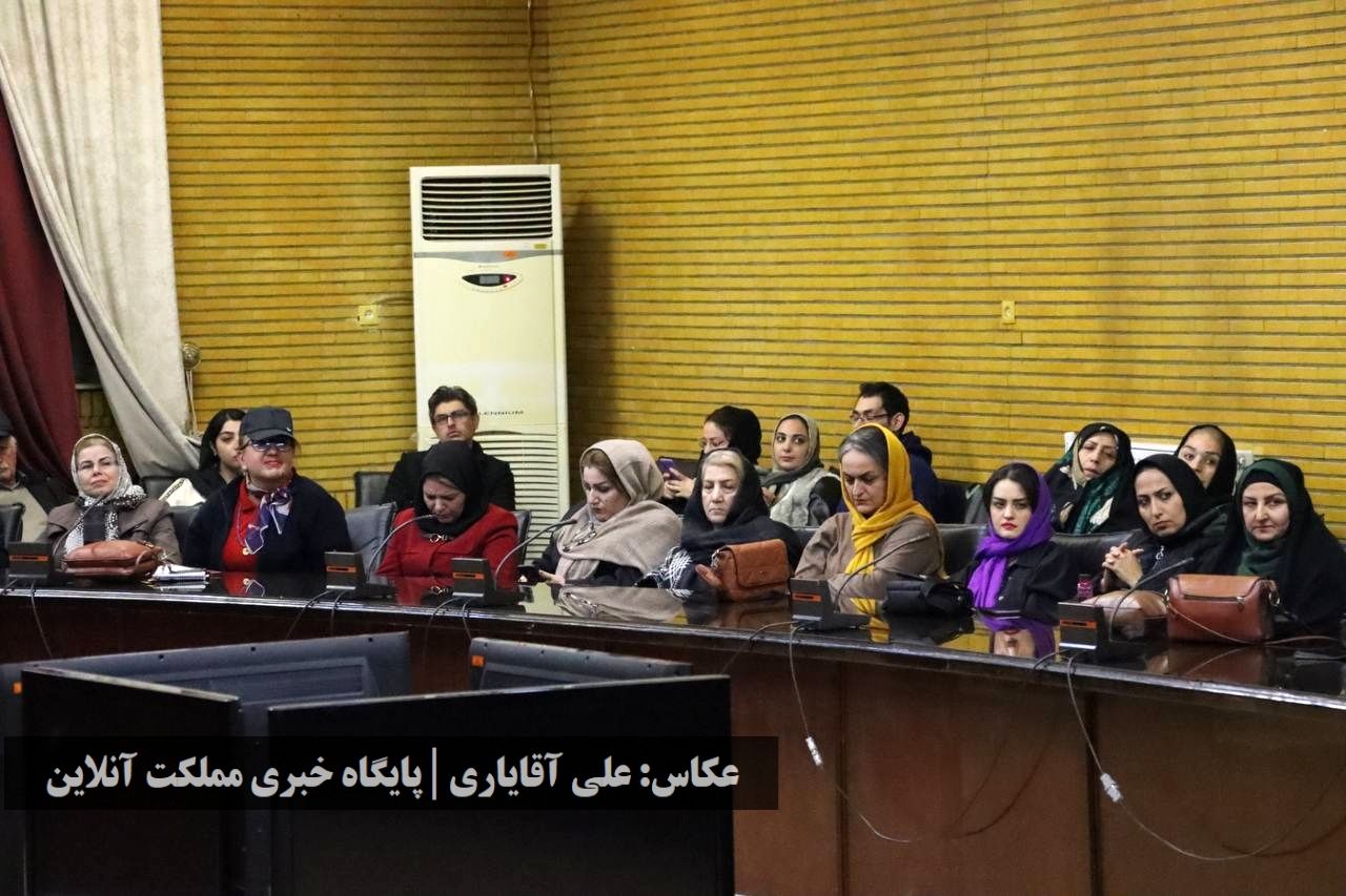 نشست انجمن ادبی قرار پیرامون زندگی‌ و آثار شاعر معاصر ارومیه‌ای