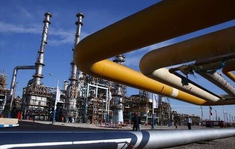 وزیر نفت: نیروگاه‌ها به سمت سوخت مایع بروند
