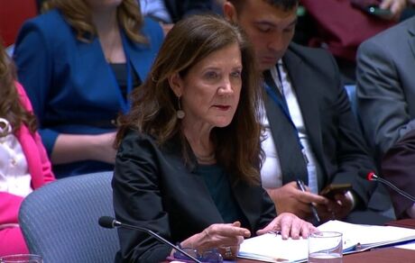یک مقام آمریکایی: ایران با یک انتخاب رو به روست / آمریکا اعمال حداکثر فشار دیپلماتیک و اقتصادی را ادامه می‌دهد