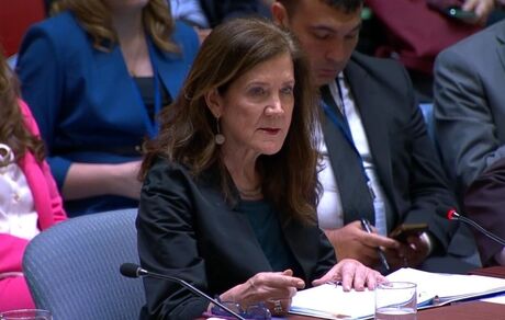 یک مقام آمریکایی: ایران با یک انتخاب رو به روست / آمریکا اعمال حداکثر فشار دیپلماتیک و اقتصادی را ادامه می‌دهد