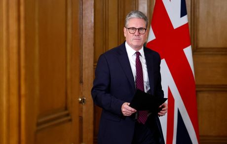 انگلیس، کارکنان خود در ایران را خارج کرد