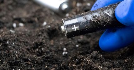 ساخت باتری جدید با قابلیت تولید برق از خاک