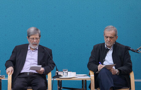 رئیس جمهور: تلاش می‌کنیم با مردم باشیم / بالا بودن تعداد دانش آموزان یک کلاس بد نیست