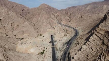 بسته شدن سه روزه تونل راهدار فداکار «تنگه زاغ» در جاده ترانزیتی بندرعباس به حاجی‌آباد