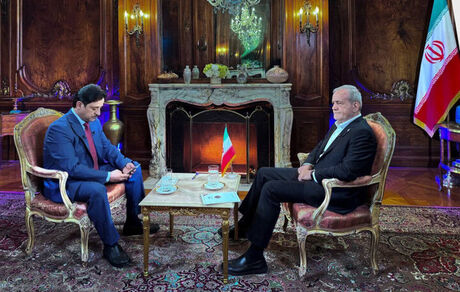 رئیس جمهور: ایران در برابر فشار و تهدید تسلیم نخواهد شد / چین و روسیه از نظر سیاسی و اقتصادی به ما کمک کردند
