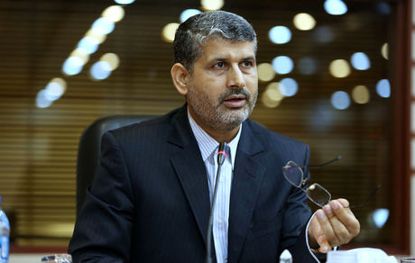 استفاده از پیام رسانهای غیربومی توسط مدارس، تخلف است