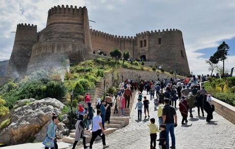 بازدید ۱۴۸ هزار گردشگر از اماکن دیدنی استان لرستان
