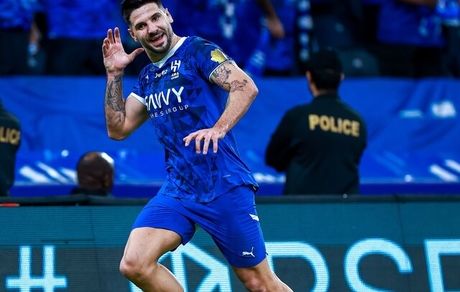 بازگشت الهلال به صدر لیگ فوتبال عربستان