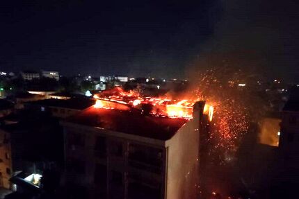 انبار ضایعات پتروشیمی اروند آتش گرفت و با تلاش آتش‌نشانان مهار شد