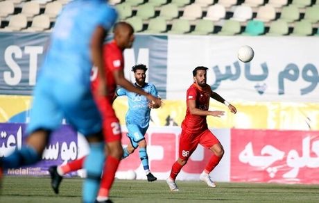 فولاد نکونام، در دقایق تلف شده پیکان را شکست داد