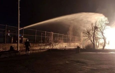 آتش سوزی مهیب در نزدیکی پالایشگاه تبریز