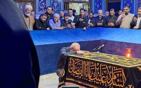 ادای احترام رئیس جمهور به مزار رهبر شهید انقلاب
