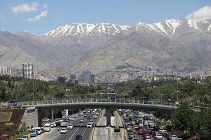بارش باران، آب و هوای تهران را کمی تمیز کرد