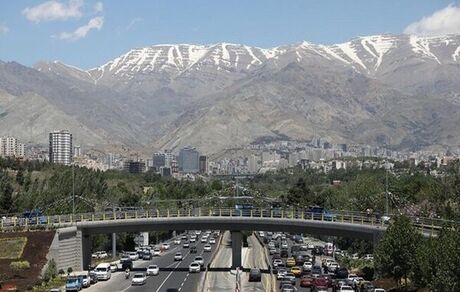 بارش باران، آب و هوای تهران را کمی تمیز کرد