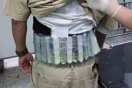 یک چینی با ۴۲۰ هارد SSD در کمرش دستگیر شد