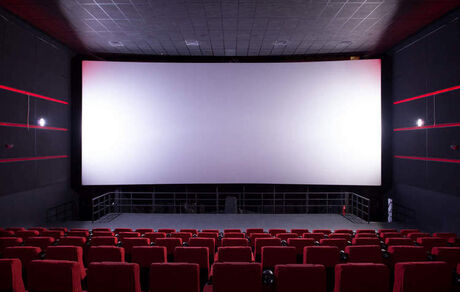 دبیر شورای صنفی نمایش: تلاشمان برای فعالیت سینما تا ساعت ۲۲ است